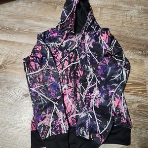 Muddy girl camouflage sweatshirt size large in women's